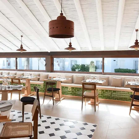 Boutique H10 White - Adults Only 4*