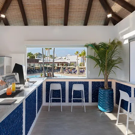 Boutique H10 White - Adults Only 4*