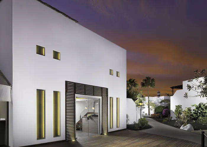 Boutique H10 White - Adults Only