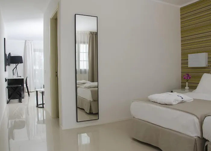 Boutique H10 White - Adults Only Hotell 4*