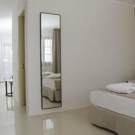 Boutique H10 White - Adults Only Hotell 4*