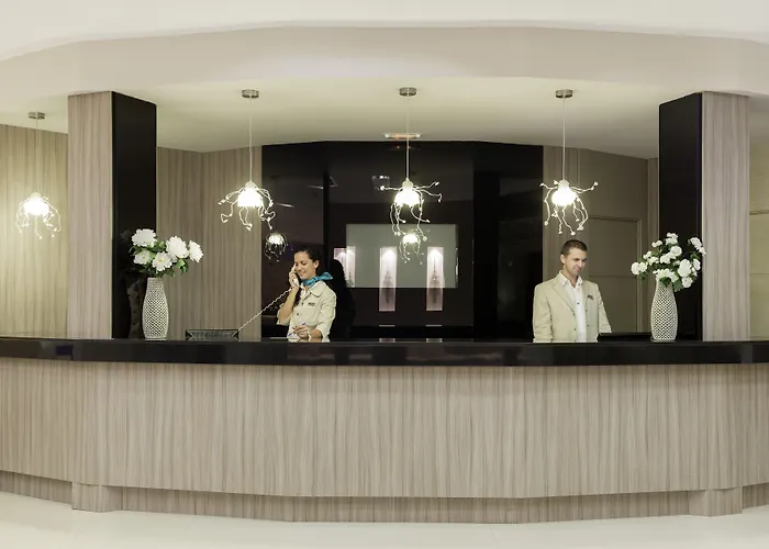 أتش10 وايت سويتس البوتيكي - للبالغين فقط 4*