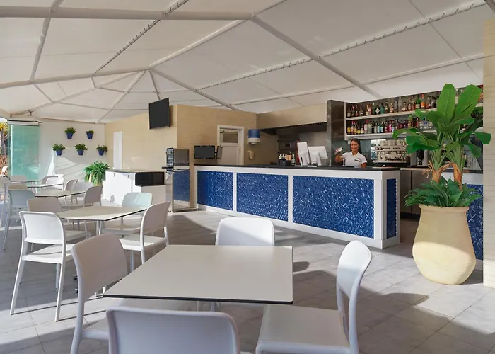 أتش10 وايت سويتس البوتيكي - للبالغين فقط